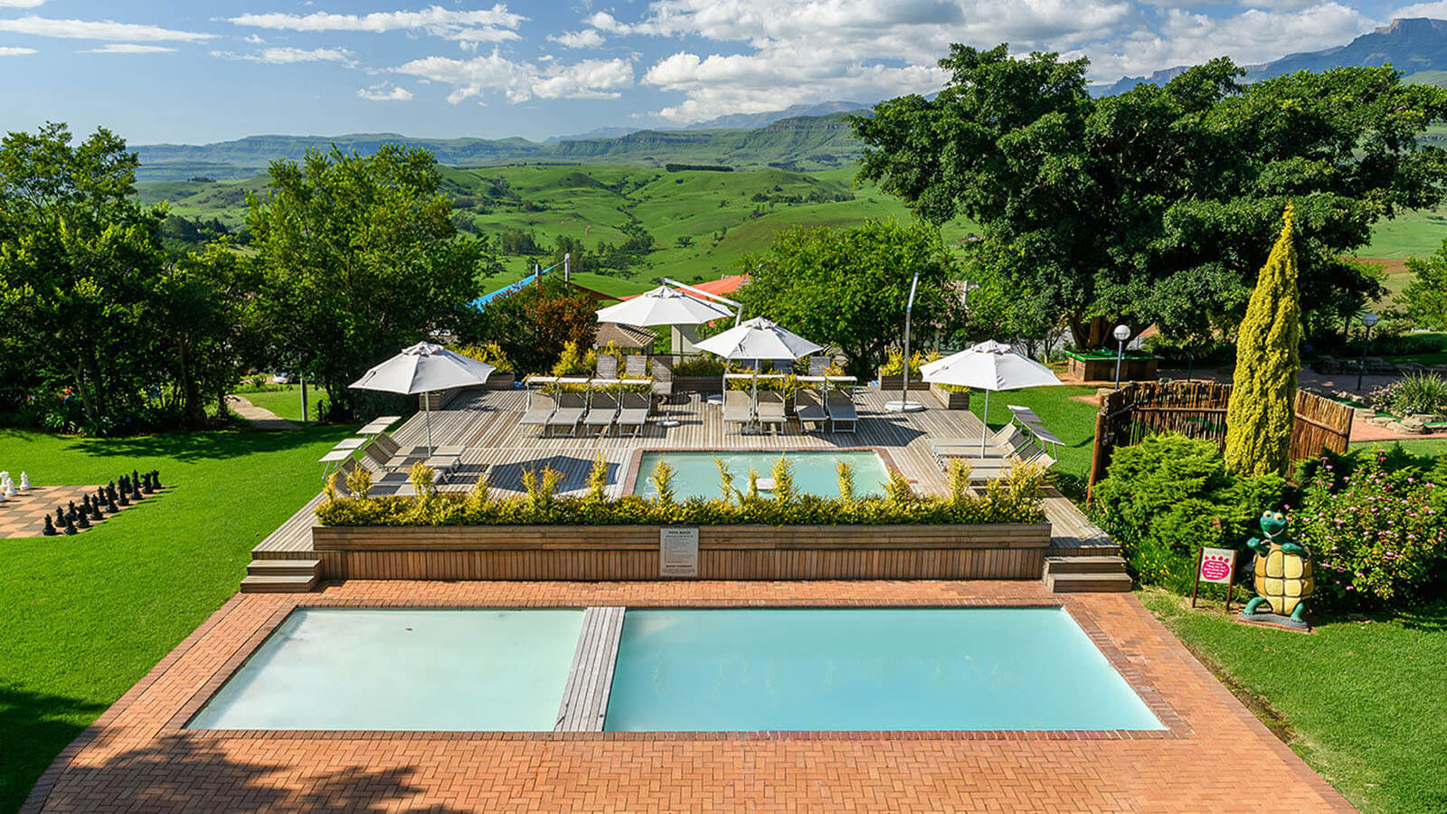 Cayley Mountain Resort