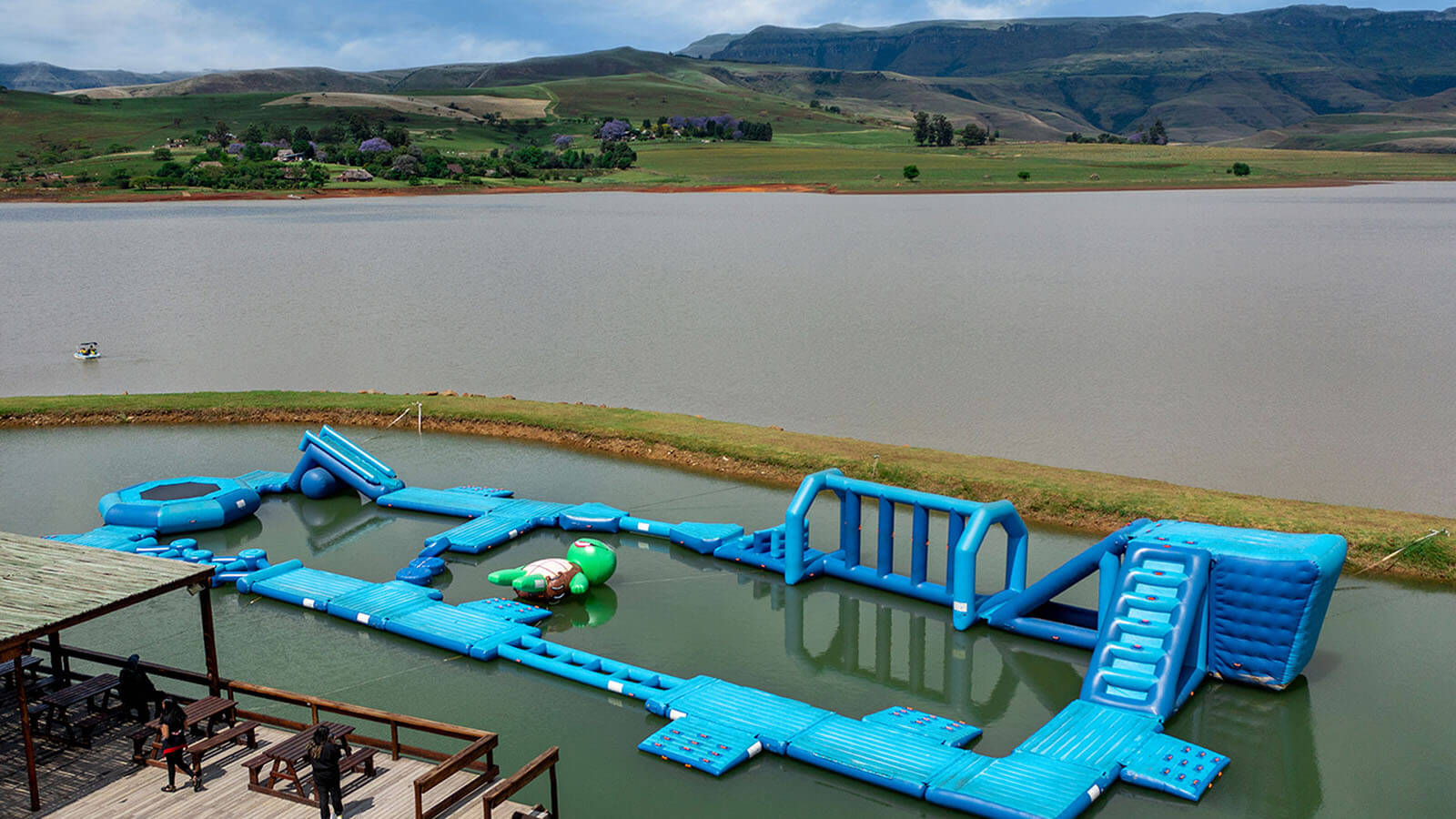 Cayley Mountain Resort