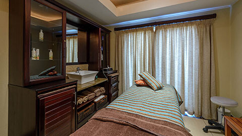 Cayley Mountain Resort