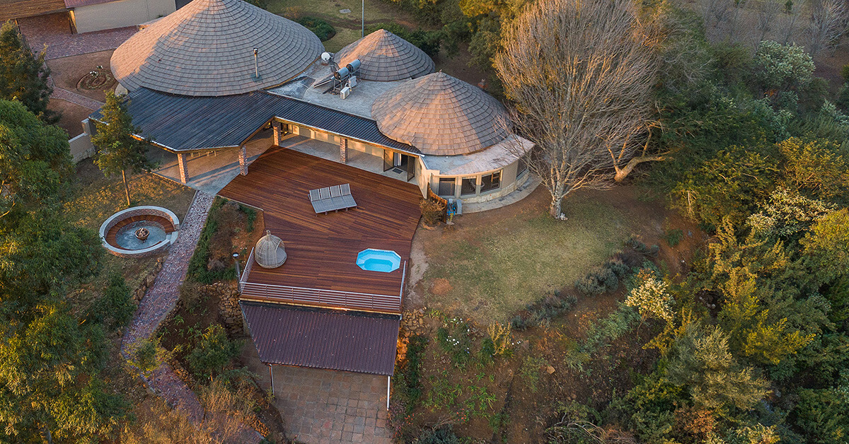 Five Bedroom Manor with Splash Pool | Cayley Mountain Resort | Cathkin ...