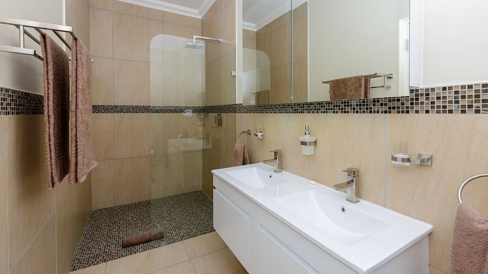 Four Bedroom Villa with Spa